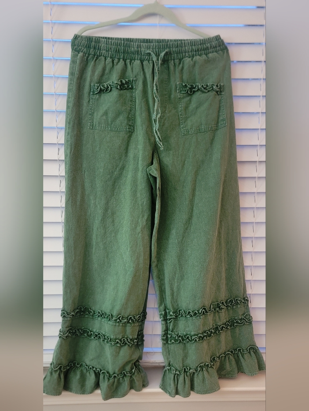 Chase The Horizon Ruffle Pants - Picture 2 of 7